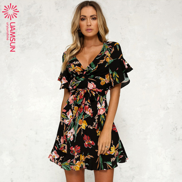 Ежедневна дамска рокля с дълбоко деколте и флорален десен в няколко цвята 