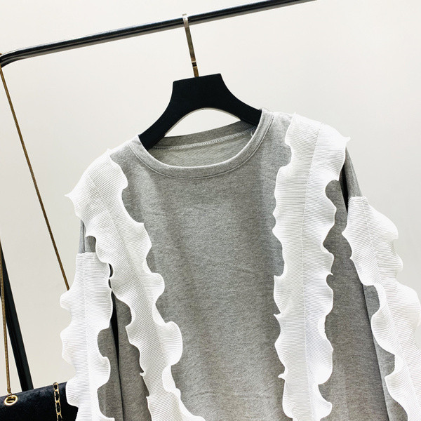 Дамска ежедневна блуза с обло деколте в сив и черен цвят 