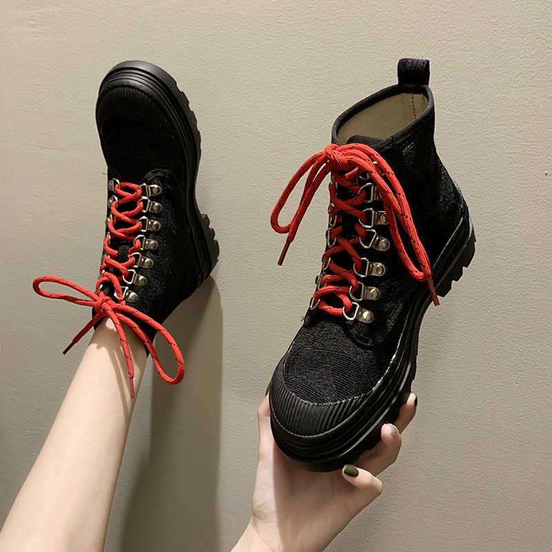 Cizme de dama cu sireturi in alb si negru