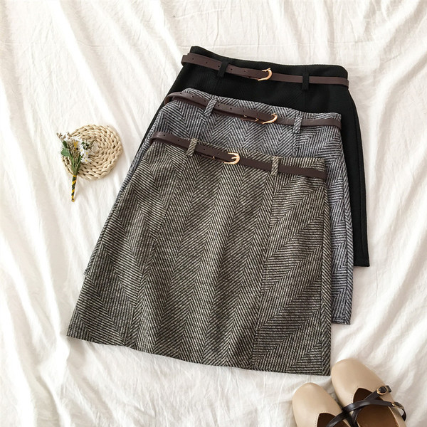 Fusta de dama actuala in trei culori cu curea si talie inalta