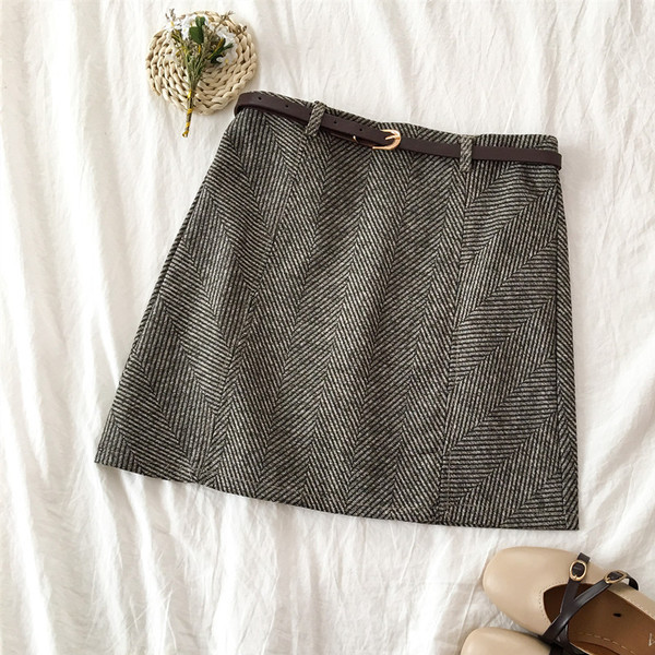 Fusta de dama actuala in trei culori cu curea si talie inalta