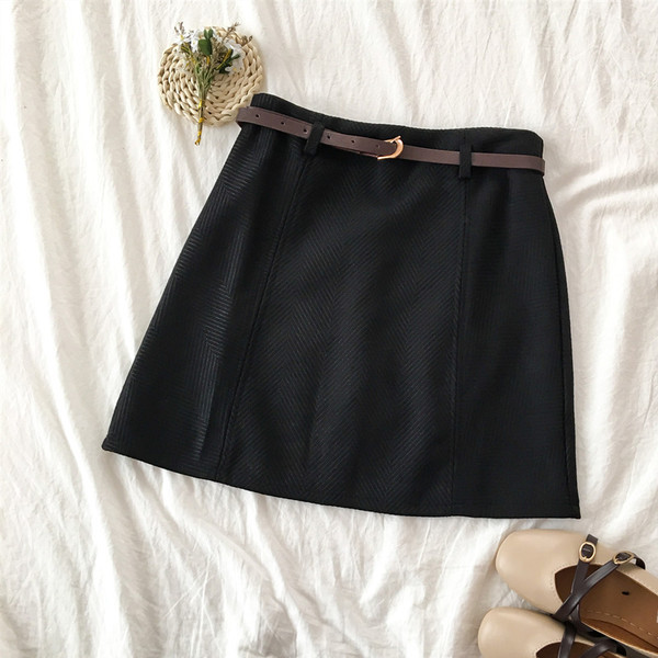 Fusta de dama actuala in trei culori cu curea si talie inalta