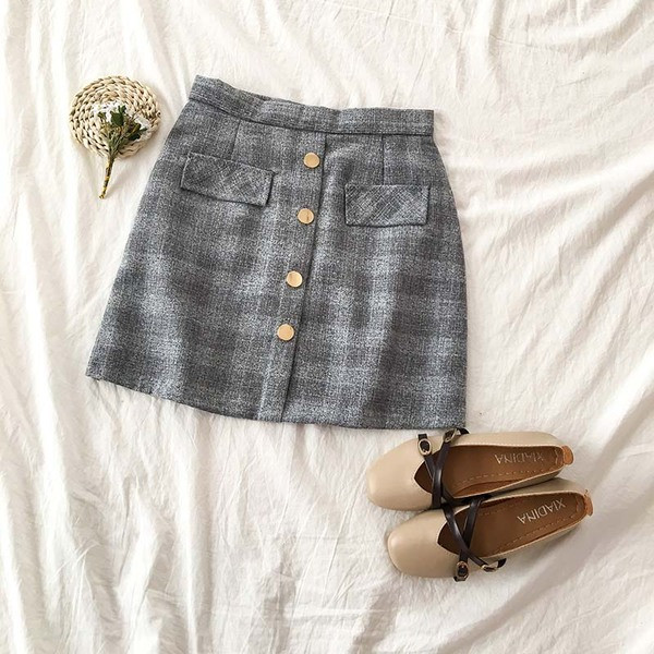 Fusta dama in carouri cu nasturi si talie inalta in trei culori