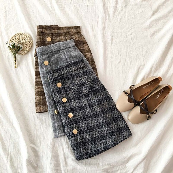 Fusta dama in carouri cu nasturi si talie inalta in trei culori