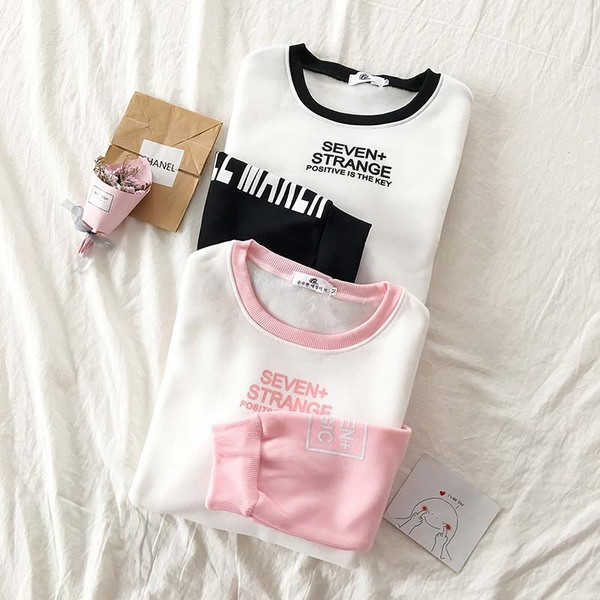 Bluză casual de damă în două culori cu mâneci lungi și inscripții