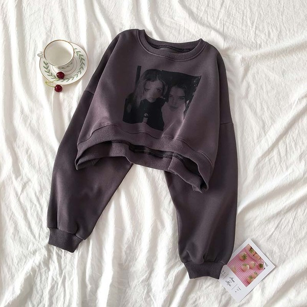 Bluza de dama in trei culori cu aplicatie si decolteu oval