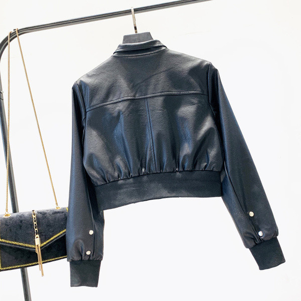 Geaca de dama piele cu fermoar si nasturi - model scurt de culoare neagra