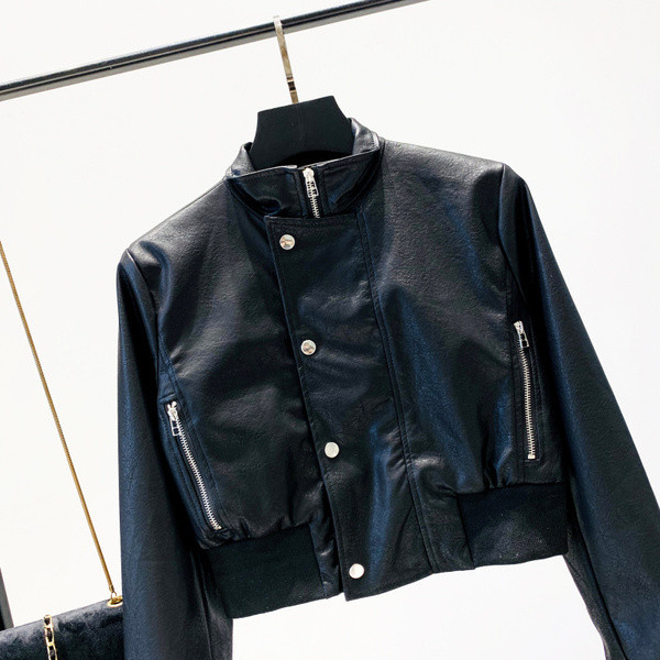 Geaca de dama piele cu fermoar si nasturi - model scurt de culoare neagra