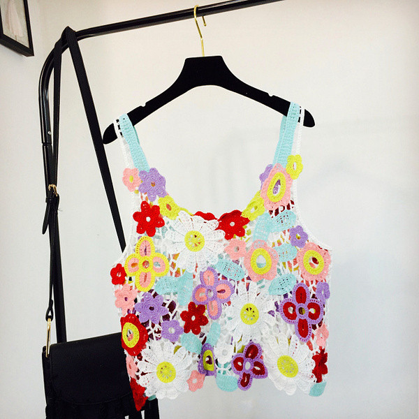 Maieu de dama tricotat cu model colorat - model scurt