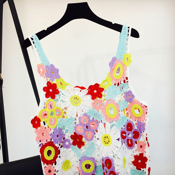 Maieu de dama tricotat cu model colorat - model scurt