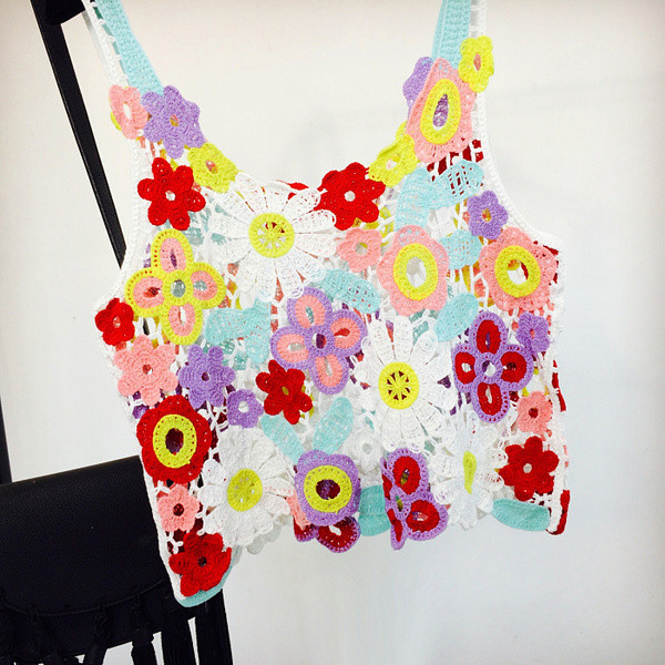 Maieu de dama tricotat cu model colorat - model scurt