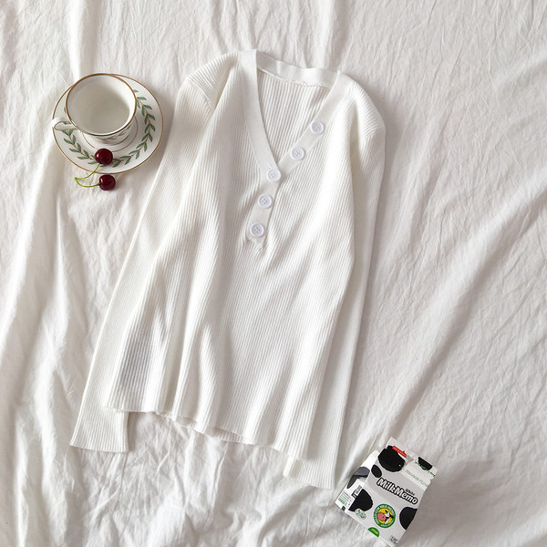 Bluza de dama in mai multe culori cu decolteu in V si nasturi