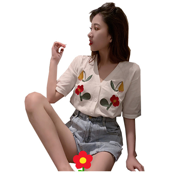 Cămașă de damă cu broderie colorată în trei culori