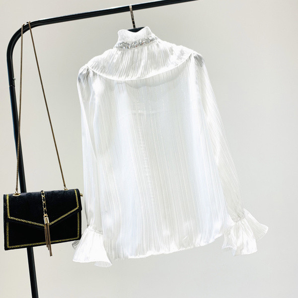 Cămașă elegantă de damă cu efect strălucitor în negru, alb și bej