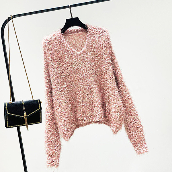 Női téli pulóver spitz nyakkivágással több színben