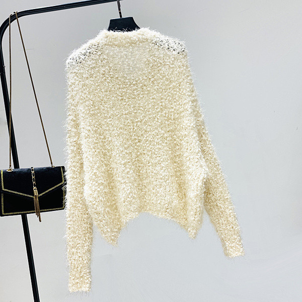 Női téli pulóver spitz nyakkivágással több színben