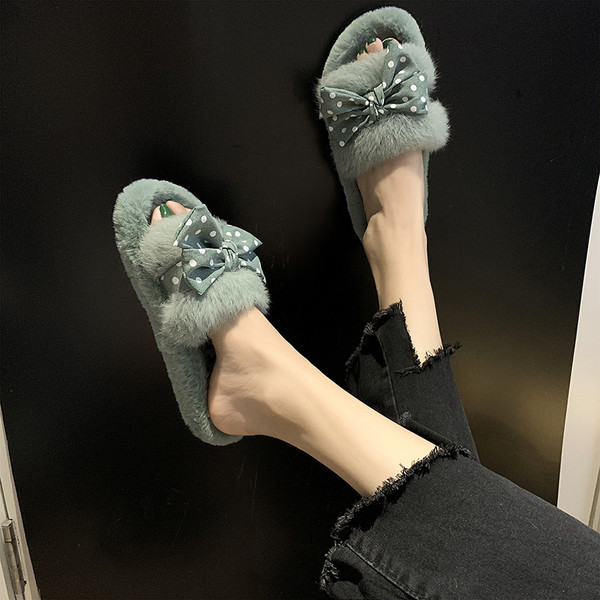 Papuci de puf de damă cu panglică în negru, verde și maro