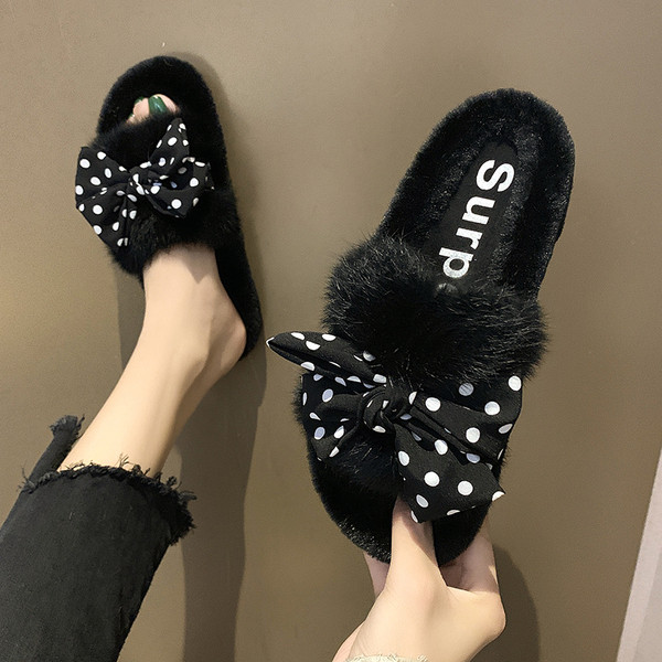 Papuci de puf de damă cu panglică în negru, verde și maro