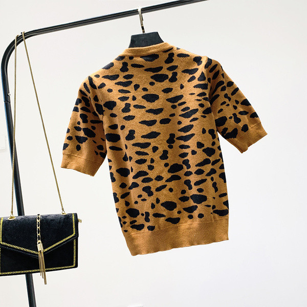 Bluză de damă de ultimă generație cu mâneci scurte și model animal