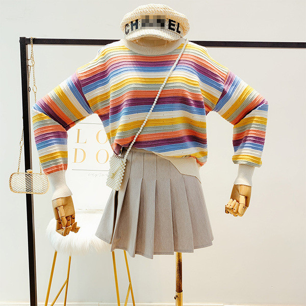 Pulover de dama colorat cu decolteu rotund si maneci lungi