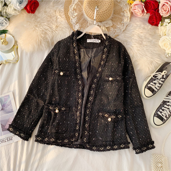 Geaca de dama actuala cu buzunare alb-negru