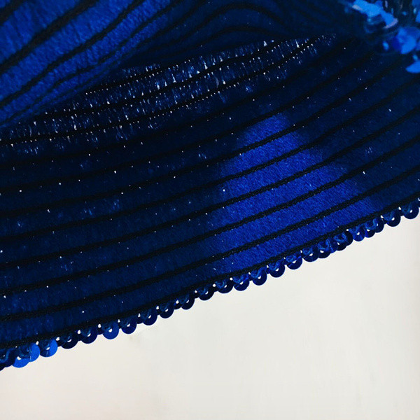 Top scurt de dama cu bretele subtiri si paiete