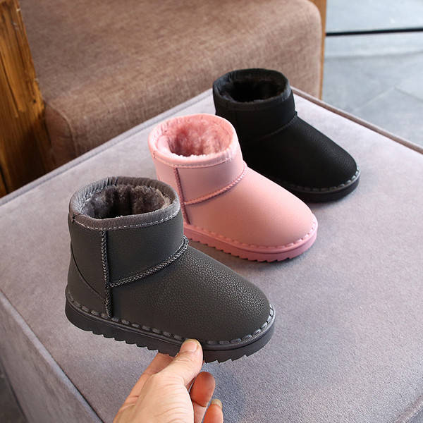 Μοντέρνες οικολογικές δερμάτινες μπότες σε τρία χρώματα για κορίτσια