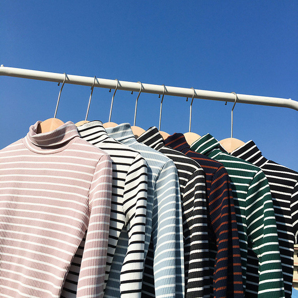 Ριγέ γυναικεία μπλούζα με δαντέλα σε διάφορα χρώματα