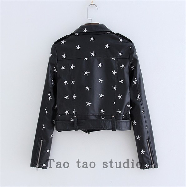 Νέο μοντέρνο γυναικείο έκο δερμάτινο μπουφάν με μεταλλικά τρουξ και λαιμόκοψη