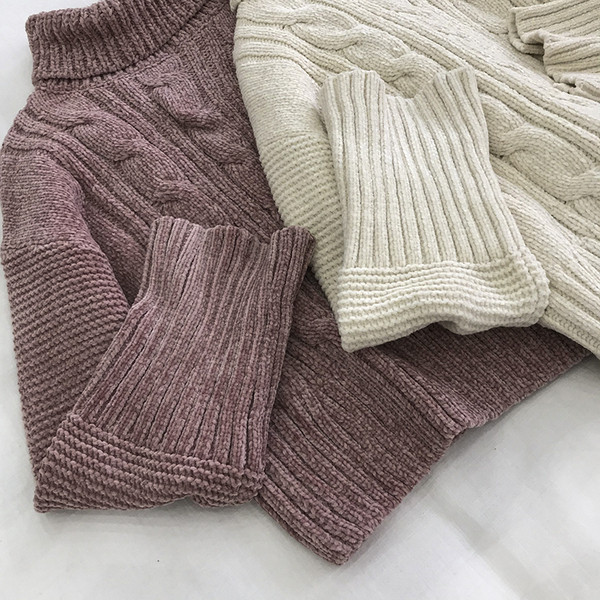 Női alkalmi pulóver magas gallérral, két színben