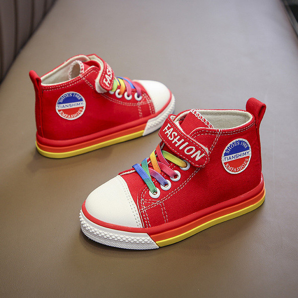 Napi gyerek tornacipő fiúknak három színben nyakkendővel és felirattal