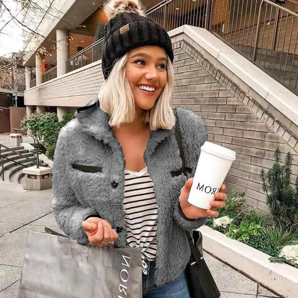 Modern női kabát gombokkal és zsebbel három színben