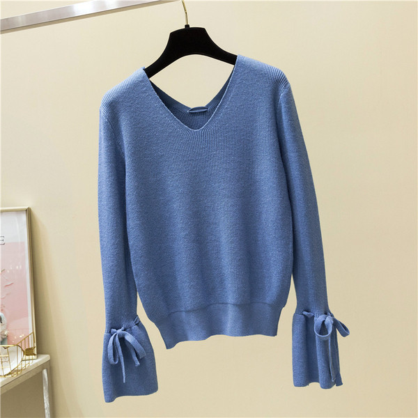 Modern női pulóver lótusz ujjakkal és nyakkendőkkel