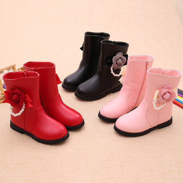 Modern gyerekcsizma három színben 3D elemmel és gyöngyökkel