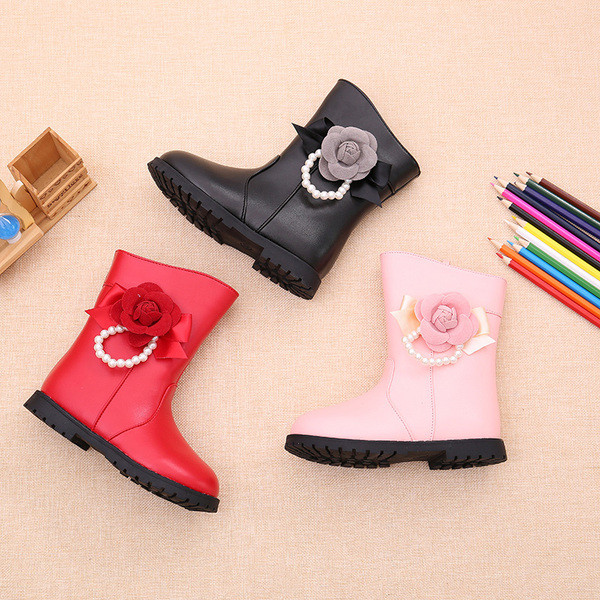 Modern gyerekcsizma három színben 3D elemmel és gyöngyökkel