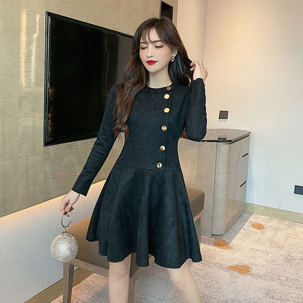 Női alkalmi ruha gombokkal és hosszú ujjú fekete színben