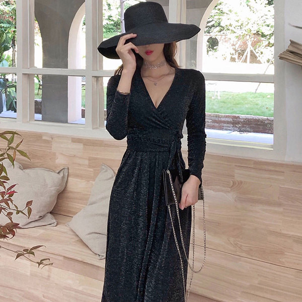 Női modern ruha spitz nyakkivágással és hosszú ujjú két színben