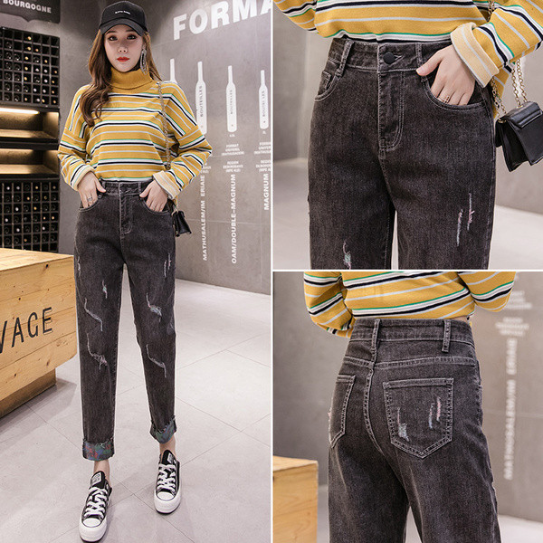 Alkalmi női farmer új modellje, szürke szakadt motívumokkal