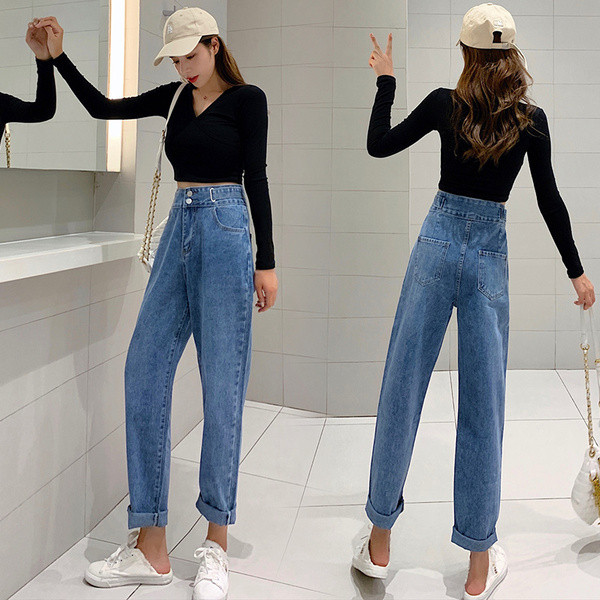 Aktuális női farmer kék színben - egyenes modell