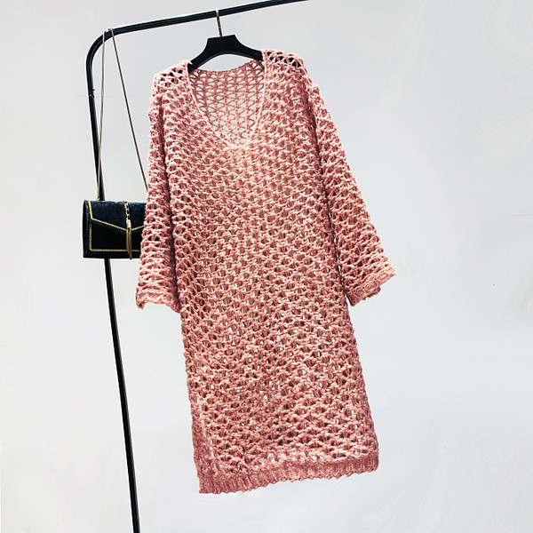 Női kötött pulóver spitz nyakkivágással, két színben