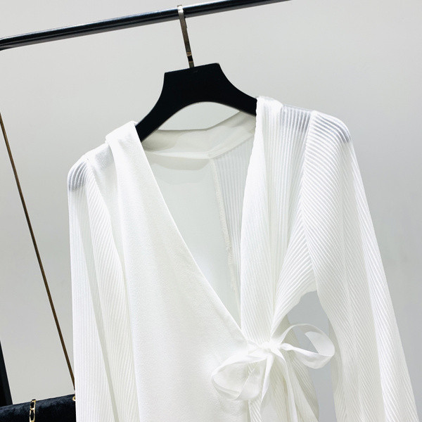 Нов модел дамска риза асиметричен модел в бял и черен цвят 