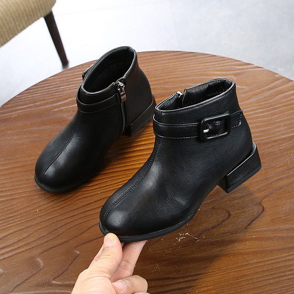 Modern gyerekcsizma lányoknak három színben, csattal