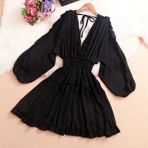 Stílusos női ruha mély nyakkivágással és nyakkendőkkel, négy színben