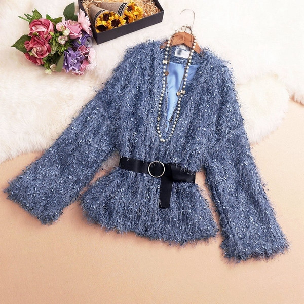 Új modell női kabát három színben bojttal, derékban övvel