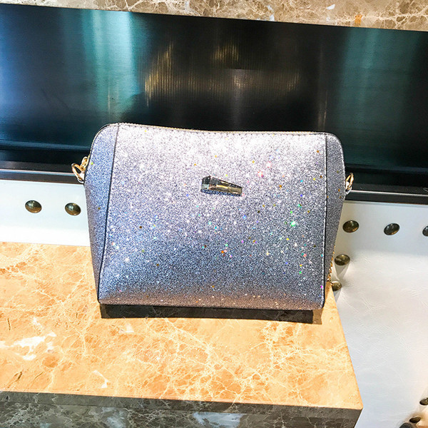 Cipzáras, fényes hatású modern női táska többféle színben