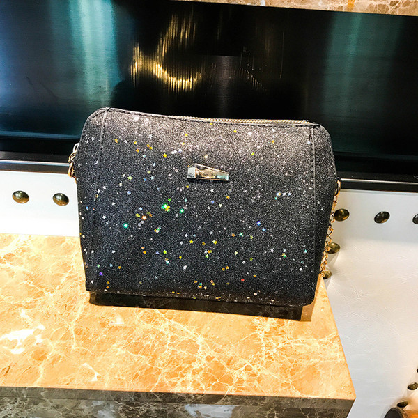 Cipzáras, fényes hatású modern női táska többféle színben