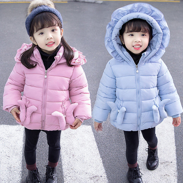 Új modell gyerekkabát lányoknak három színben kapucnival és 3D elemekkel