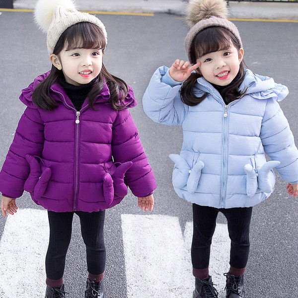 Új modell gyerekkabát lányoknak három színben kapucnival és 3D elemekkel