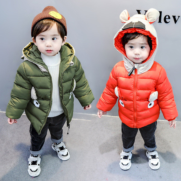 Modern gyerek kabát fiúknak három színben 3D elemekkel