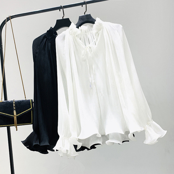 Modern női blúz spitz nyakkivágással - széles modell több színben